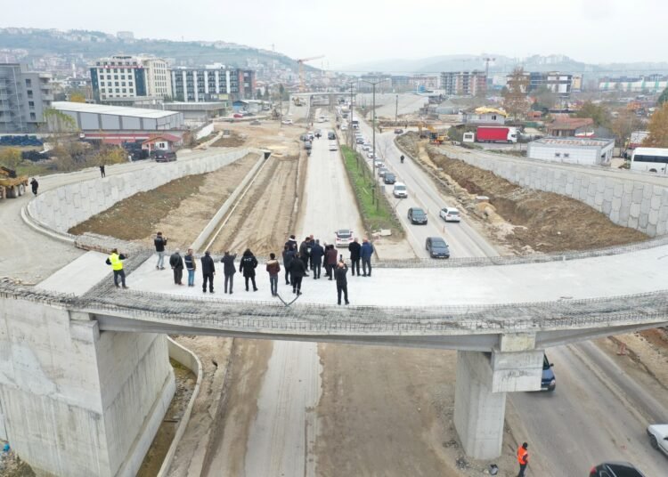 Büyükakın: Ulaşımda kilitleri teker teker açıyoruz