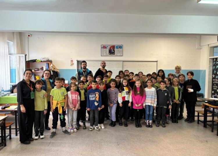 Çocuklar interaktif yöntemle sıfır atığı öğreniyor