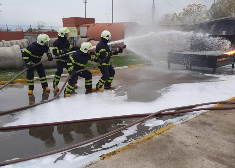 Kocaeli İtfaiyesi’nden hayat kurtaran eğitimler