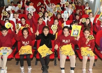 Büyükşehir, çocuklara hayvan sevgisi aşılıyor