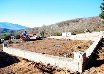 Eşme Ahmediye’ye futbol sahası