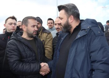 İzmit Belediyesi TOKİ Sepetçi Konutları mağdurlarının yanında