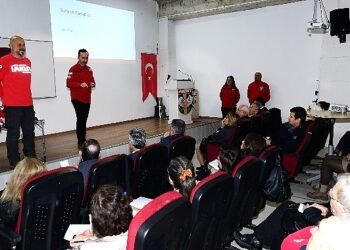 Karabağlar’da Mahalle Afet Gönüllüleri eğitimi başladı