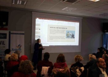 Kocaeli’de 65 yaş üstü vatandaşlara internet dolandırıcılığına karşı eğitim verildi