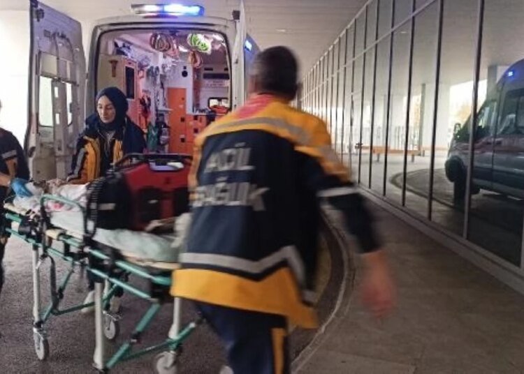 Küvette bebeğini yıkayan anne epilepsi krizi geçirdi, bebeğin durumu ağır