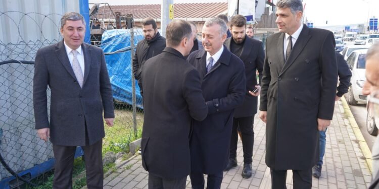 Başkan, Büyükakın; Büyük Birlik Partisi Kartepe İlçe Teşkilatını Ziyaret Etti.