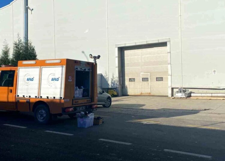 Dilovası’da Kimyasal Sızıntı: Gökyüzü Turuncu Dumanla Kaplandı