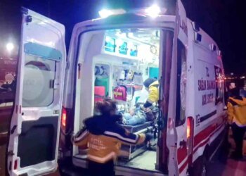 Gebze’de kaza: Otomobil takla attı, 2 kişi yaralandı