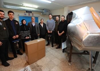 Insansız yangın söndürme uçağı için çalışan öğrencilere Efes Selçuk Belediyesi’nden destek