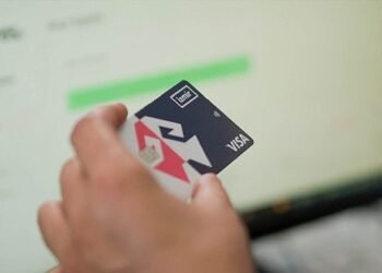 İzmir’de 20 bin öğrenciye 20 milyonluk destek