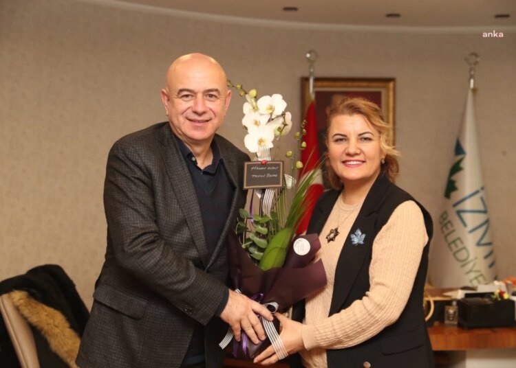 İzmit Belediye Başkanı Fatma Kaplan Hürriyet, CHP’nin Körfez’de yapılan ön seçiminde en yüksek oyu alan Tayfun Balıkçı’yı ağırladı