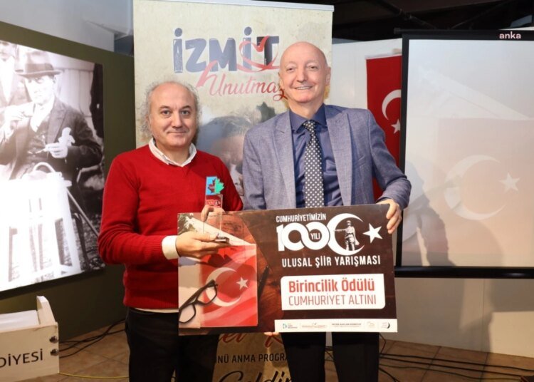 İzmit Belediyesi, Nazım Hikmet’i 122. doğum gününde anma etkinliği düzenledi