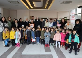 İzmit Belediyesi Tüysüzler Çınar Çocuk Evi’nden Gazetecilere Ziyaret