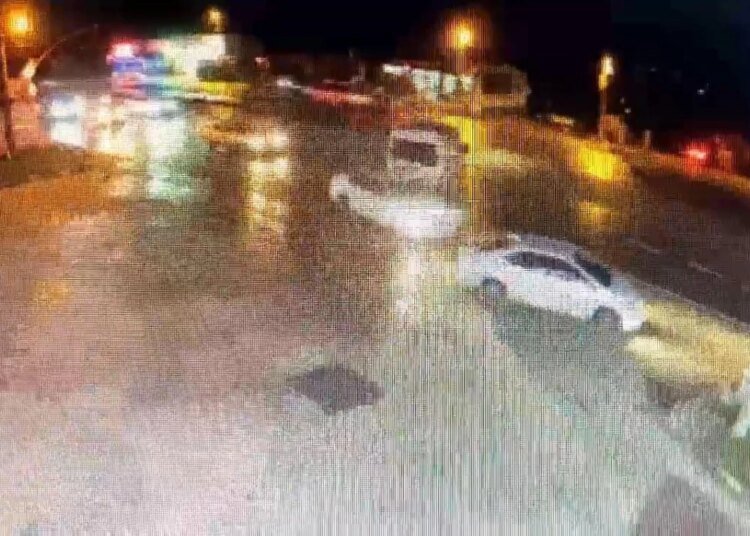 Kartepe’de akaryakıt istasyonunda yaşanan tehlikeli olay güvenlik kamerasına yansıdı
