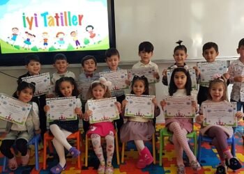 Milas Belediyesi çocuk oyun evinde karne heyecanı