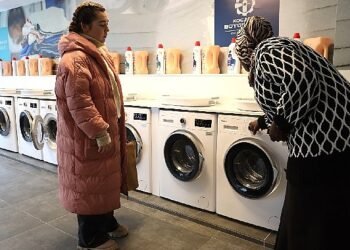 Öğrenci dostu Büyükşehir’in çamaşırhane hizmeti