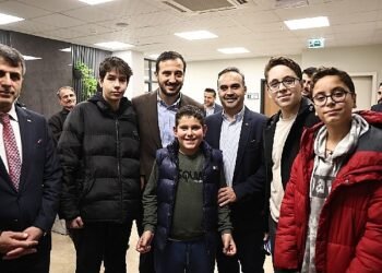 Sanayi ve Teknoloji Bakanı Mehmet Fatih Kacır, 2024’e Bağcılar’da girdi