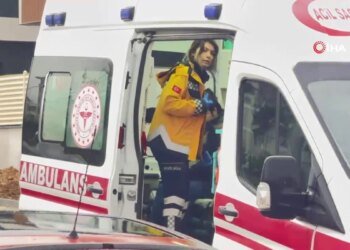 2 otomobil kafa kafaya çarpıştı: 1’i çocuk, 4 yaralı