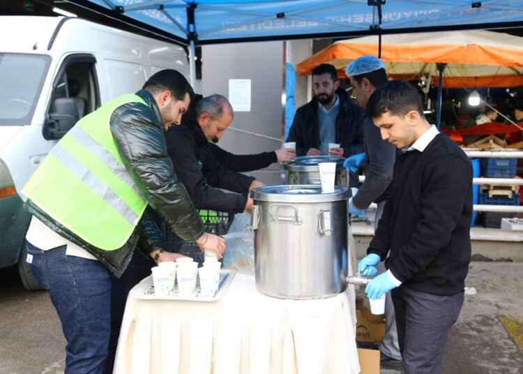 Derincede pazar esnafina corba ikrami 11 Large 1