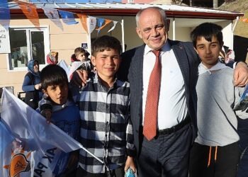 Başkan Esat Öztürk, Kırsal Mahallelerde Vatandaşlarla Buluştu