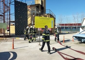 Büyükşehir İtfaiyesi’nden tersane personeline eğitim