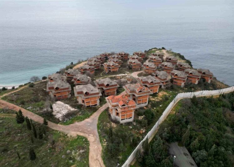 Darıca’da terk edilmiş villalar FETÖ iddiasıyla gündemde