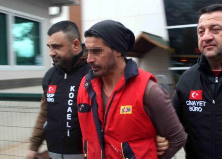 Kahvesine uyuşturucu hap koyarak cinsel ilişkiye giren sanıklar yeniden hakim karşısında