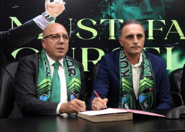 Kocaelispor, Mustafa Gürsel ile sözleşme imzaladı