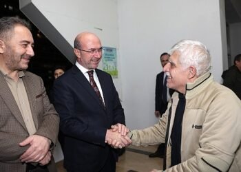 Selçuklu Belediye Başkanı Ahmet Pekyatırmacı, Selçuklu İlçe Müftülüğü’nün, Ebubekir Camii’nde düzenlediği Berat Kandili programında ilçe sakinleriyle kandil bereketine ortak oldu