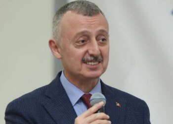 Tahir Büyükakın kimdir? AK Parti Kocaeli Belediye Başkan adayı Tahir Büyükakın kaç yaşında, nereli?