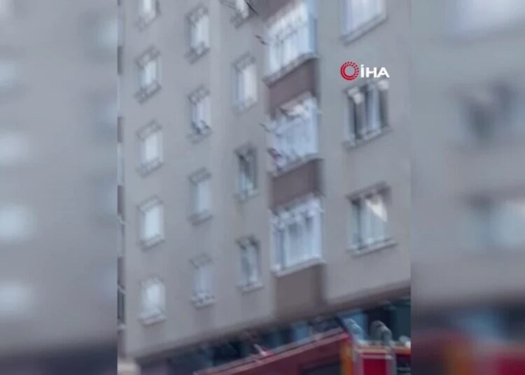 Teras Katında Yangın