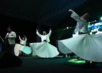 Mobil Aşevi iftarda da vatandaşların yanında