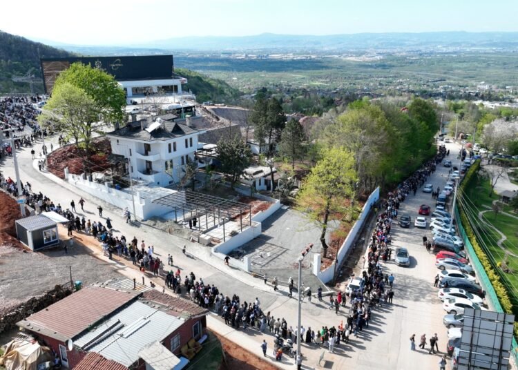 4 gunde 29 bin 98 vatandas Kartepe Telefeligini kullandi 5