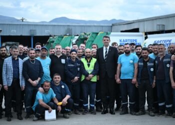 BASKAN KOCAMAN BELEDIYE PERSONELI ILE BAYRAMLASTI 7