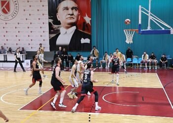 Büyükşehir Belediyespor Basketbol Takımı Adım Adım Finale Yürüyor