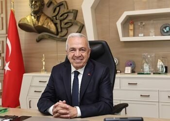 Nilüfer Belediye Başkanı Şadi Özdemir, yönetimini belirledi. Başkan Özdemir, 7 başkan yardımcısının görevlendirmelerini yaptı