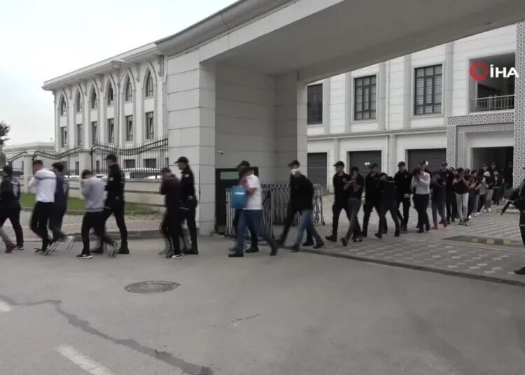 Sahte ilanlarla 52 milyonluk vurgun yapan 44 şüpheli tutuklandı