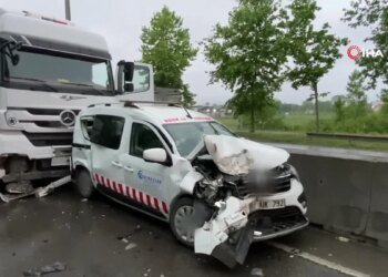 2 tır ve hafif ticari araç çarpıştı: 1 yaralı