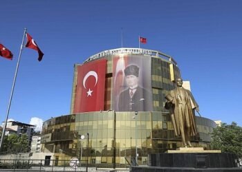 Aydın Büyükşehir Belediyesi Billboard ve Reklam Mecralarını Kendisi İşletecek