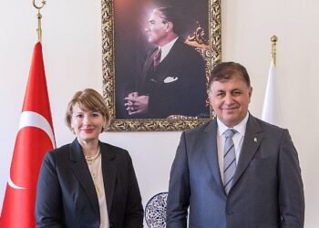 Başkan Tugay Birleşik Krallık Türkiye Büyükelçisi’ni ağırladı