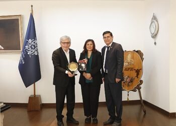 Belediye-İş Sendikası Genel Başkanı Nihat Yurdakul Aydın Büyükşehir Belediye Başkanı Özlem Çerçioğlu’na nezaket ziyaretinde bulundu