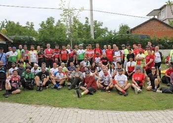 Bisiklet tutkunları 19 Mayıs için pedalladı