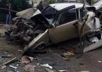 Çayırova’da freni boşalan kamyon ortalığı savaş alanına çevirdi