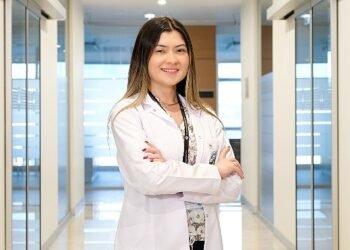 Dişlerinizi yeniden şekillendirerek gülüşünüzü yenileyebilirsiniz! Restoratif diş tedavisi, estetik ve fonksiyonu yeniden kazandırıyor!