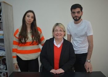 Egeli İletişimcilerden bilgiyi el ele aktaran proje