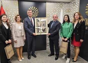 Gölcük’ün Başarılı Sporcuları Başkan Sezer’i Ziyaret Etti