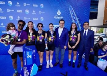 İBB Başkanı Ekrem İmamoğlu 4’üncüsü düzenlenen Uluslararası Haliç Kürek Yarışları’nın ödül töreninde konuştu