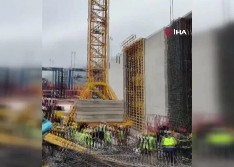 İşçi Bayramı’nda çalışırken demirlerin altında kaldılar: 3 yaralı