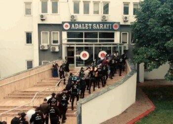 Kocaeli Merkezli Operasyonda 21 Göçmen Kaçakçısı Tutuklandı