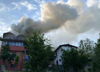 Kocaeli’de Kadın Boşanma Aşamasındaki Kocasının Evinin Üst Katını Yaktı